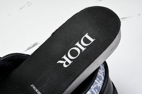 D1or x KAWS B33 Spin Sneaker 'Black'