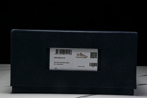 D1or B30 'Olive White'