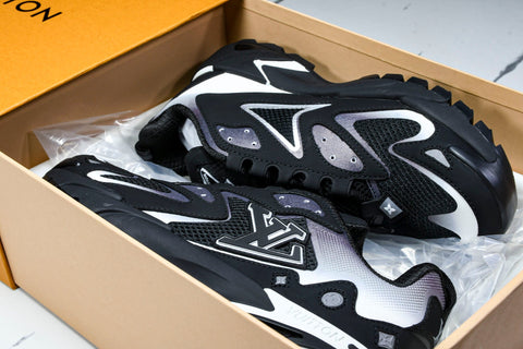 Louis Vuittоп Runner Tatic Sneaker 'Black White'