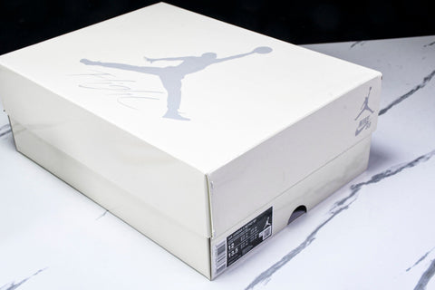 AJ4 Retro SB 'Varsity Red' (Friends & Family)