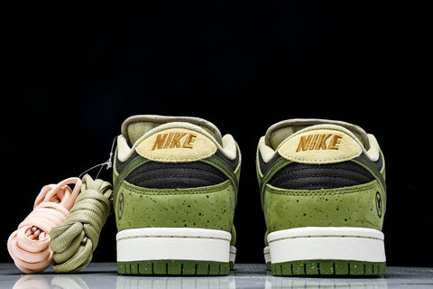 SB Dnk Low x Yuto Horigome 'Asparagus Matcha'