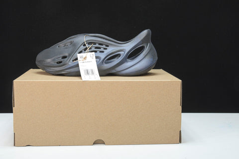 Yzy Foam RNNR 'Mineral Blue'