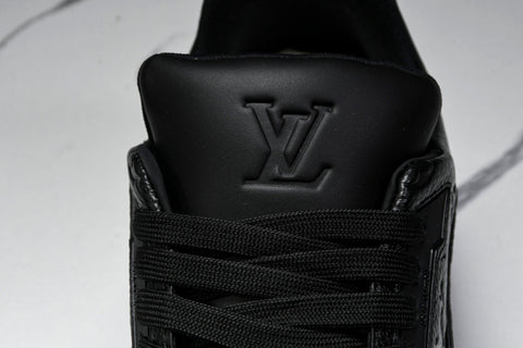 Louis Vuittоп Trainer Low 'Black Embossed Signature'