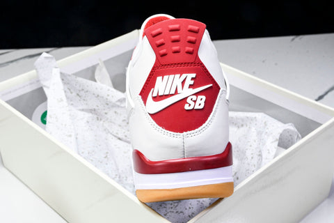 AJ4 Retro SB 'Varsity Red' (Friends & Family)