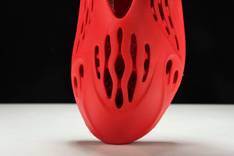 Yzy Foam RNNR 'Vermillion'