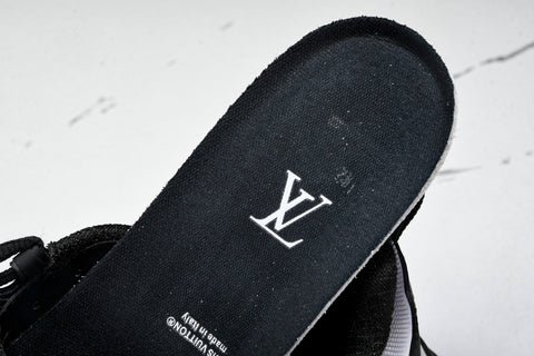 Louis Vuittоп Runner Tatic Sneaker 'Black White'