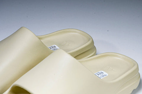 Yzy Slide 'Bone' (First Release)