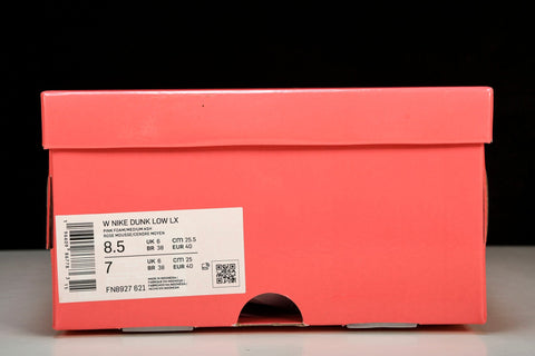 SB Dnk Low LX 'Barbie'