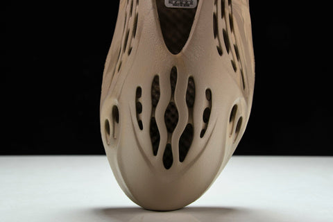 Yzy Foam RNNR 'Stone Sage'