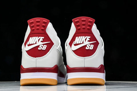 AJ4 Retro SB 'Varsity Red' (Friends & Family)
