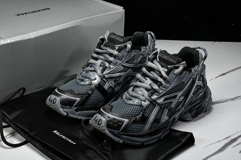 Runner 'Dark Grey Black'