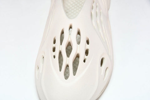 Yzy Foam RNNR 'Ararat'