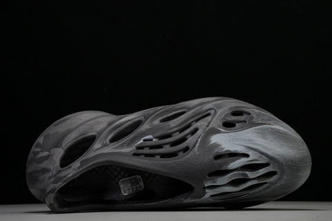 Yzy Foam RNNR 'MX Granite'