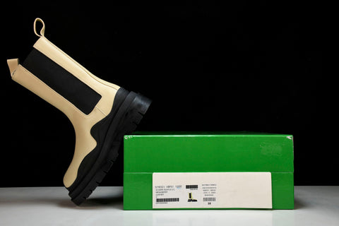 Вottega Veneta Tire Chelsea Boots 'Sea Salt Black'