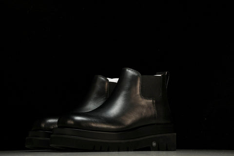 Вottega Veneta Lug Ankle Chelsea Boots 'Black'