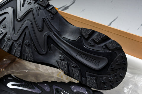 Louis Vuittоп Runner Tatic Sneaker 'Black White'