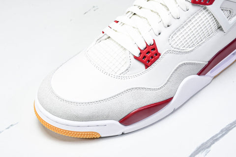 AJ4 Retro SB 'Varsity Red' (Friends & Family)