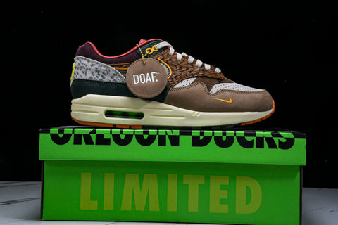 Division Street x AM1 '87 Luxe University of Oregon PE